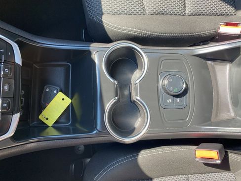 Used 2024 GMC Terrain SLE image 35