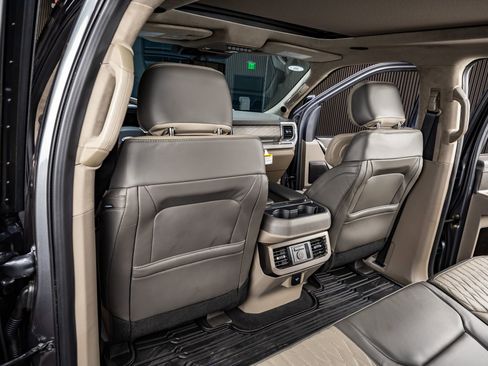 Used 2026 Ford F450 Platinum w/ Platinum Plus Package image 33