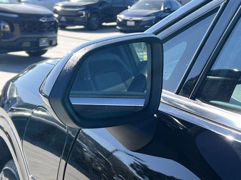 Used 2025 Chevrolet Equinox EV LT w/ Convenience Package image 19