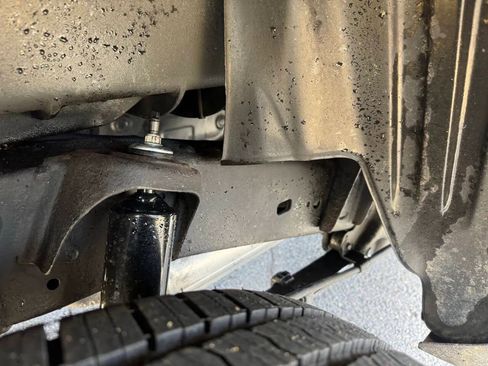 Used 2011 Toyota Tacoma 4x4 Access Cab V6 w/ TRD Sport Pkg image 10