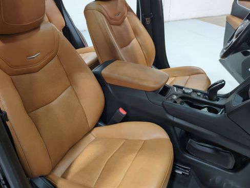 Used 2020 Cadillac XT5 Premium Luxury w/ LPO, Floor Liner Package AWD/4WD image 10