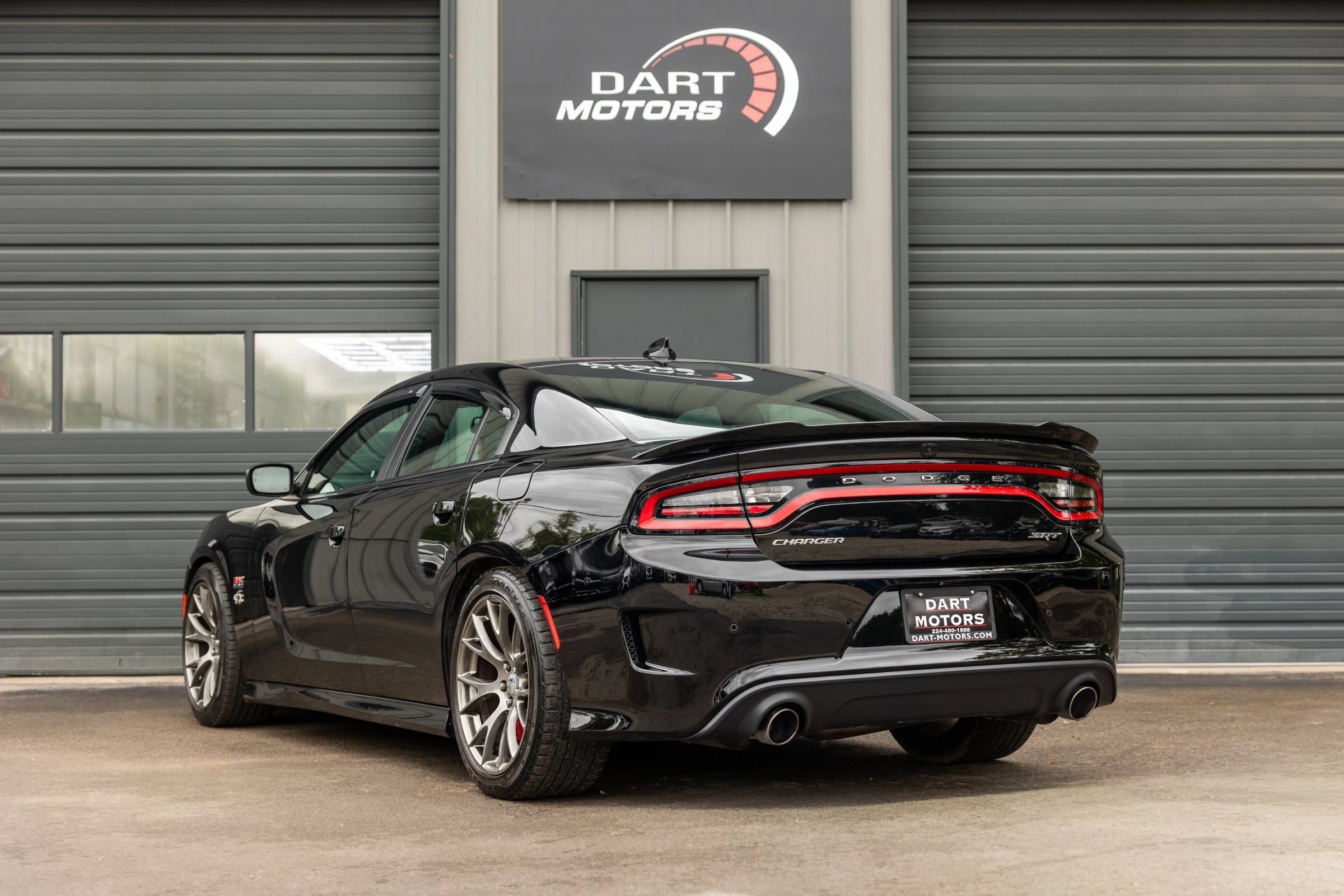 Used 2015 Dodge Charger SRT w/ Harman/Kardon Audio Group RWD image 5
