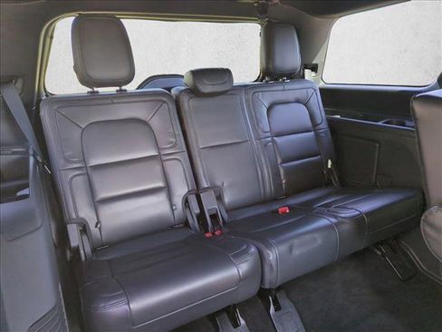 Used 2024 Lincoln Navigator Reserve image 23