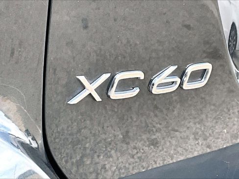 Used 2016 Volvo XC60 T5 Platinum image 9