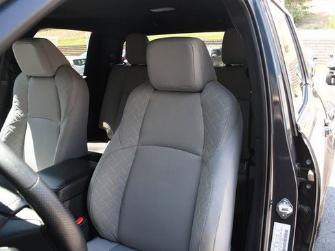 Certified 2025 Toyota Tacoma SR5 AWD/4WD image 17