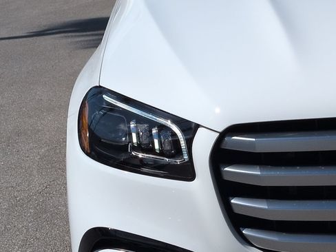Used 2026 Mercedes-Benz GLS 450 4MATIC image 10