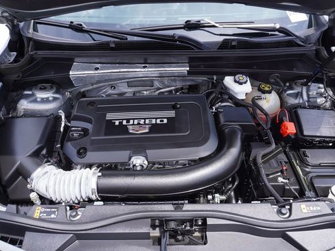 Certified 2023 Cadillac XT4 Premium Luxury FWD image 7