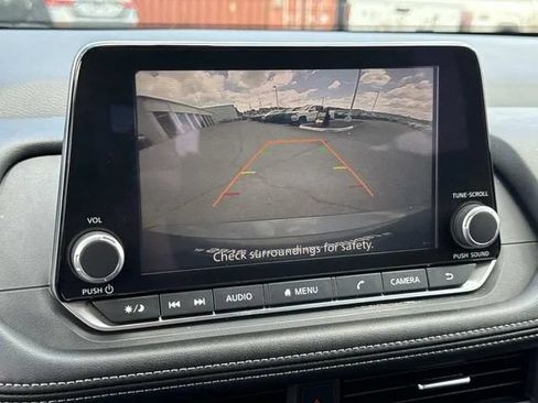 Used 2025 Nissan Rogue SV AWD/4WD image 38