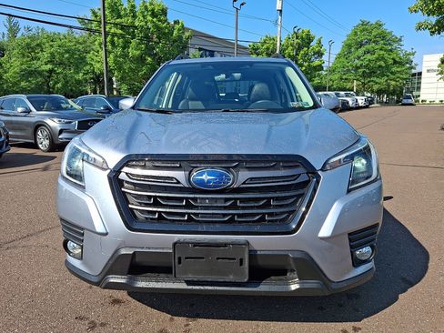 Used 2023 Subaru Forester Limited AWD/4WD image 2