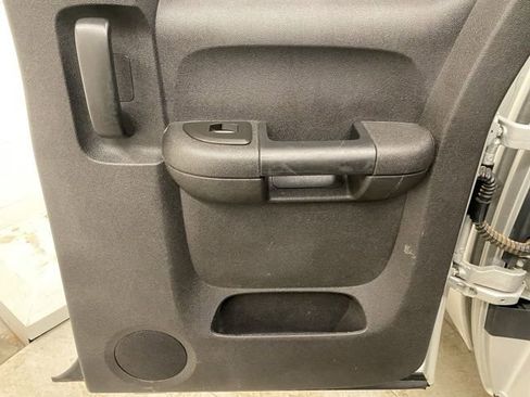 Used 2011 Chevrolet Silverado 2500 LT w/ Interior Plus Package image 24