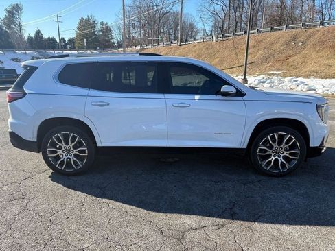 Used 2026 GMC Acadia Denali Ultimate image 8