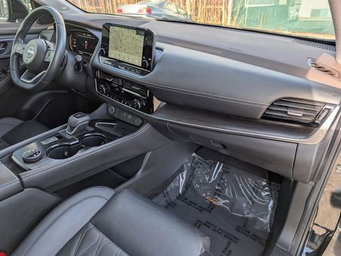 Used 2023 Nissan Rogue Platinum w/ Platinum Premium Package image 21