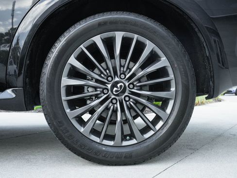 Used 2024 INFINITI QX80 Sensory image 29