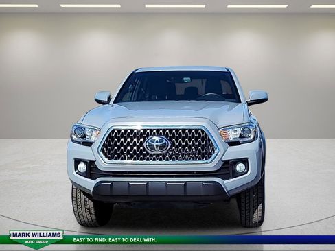 Used 2019 Toyota Tacoma TRD Off-Road image 2