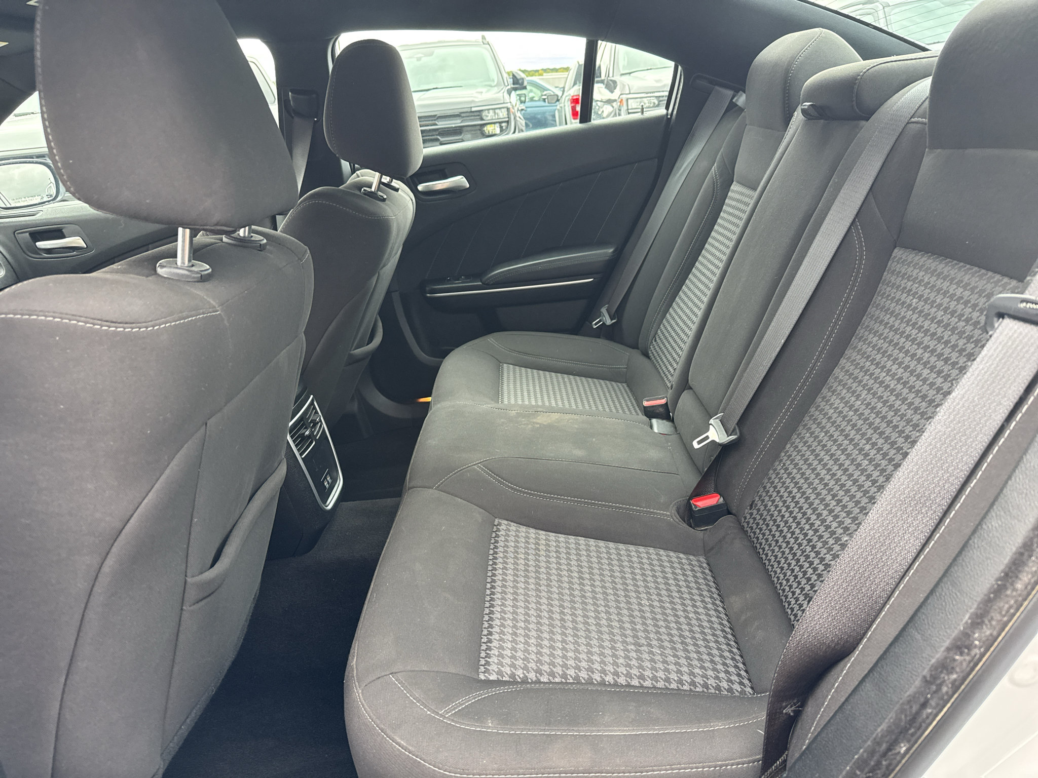 Used 2023 Dodge Charger SXT RWD image 4