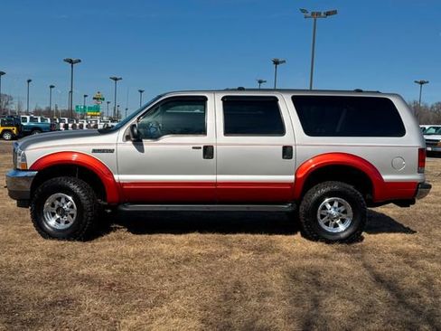 Used 2003 Ford Excursion XLT image 3