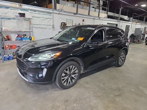 Used 2020 Ford Escape Titanium AWD/4WD image 12