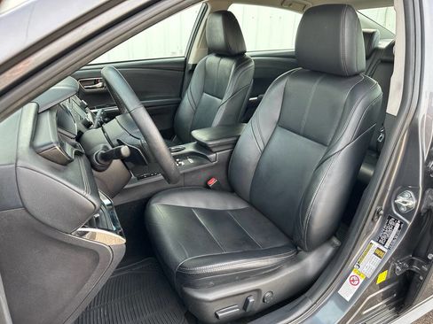 Used 2018 Toyota Avalon XLE image 25