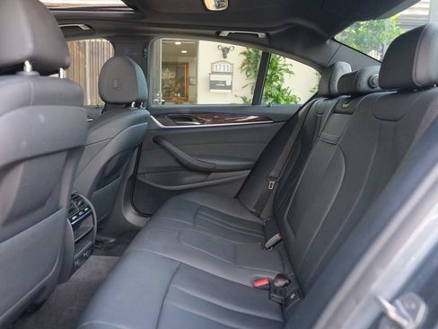Used 2019 BMW 530i w/ Convenience Package RWD image 32
