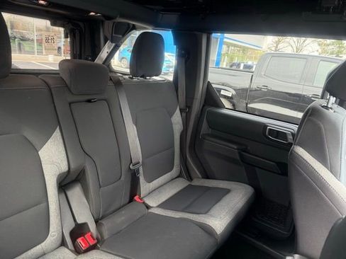 Used 2025 Ford Bronco Big Bend image 9