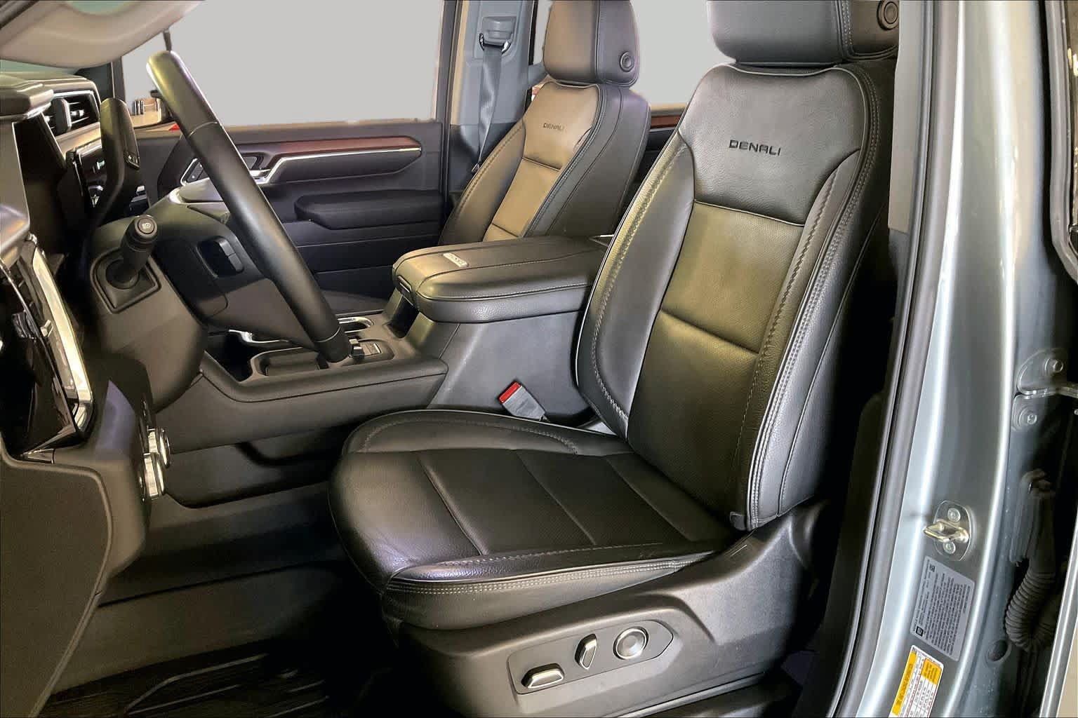 Used 2024 GMC Sierra 2500 Denali w/ Denali Reserve Package AWD/4WD image 7