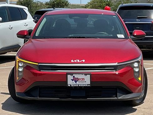 Used 2025 Kia K4 FWD image 2