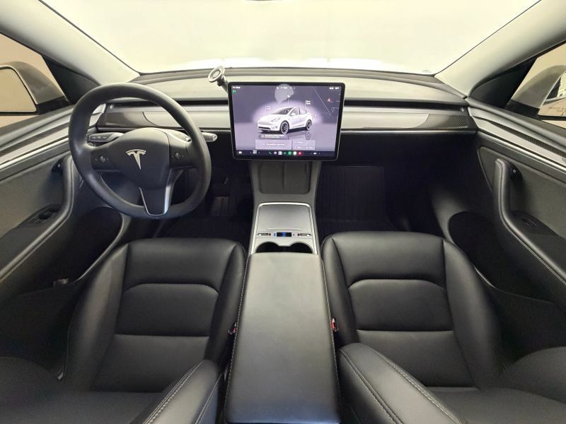 Used 2025 Tesla Model Y Long Range AWD/4WD image 8