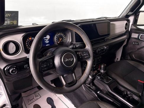 Used 2024 Jeep Wrangler Willys image 9