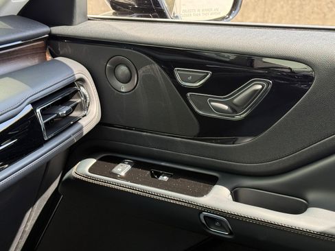 New 2026 Lincoln Aviator Reserve image 40