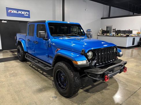 Used 2022 Jeep Gladiator Sport AWD/4WD image 4