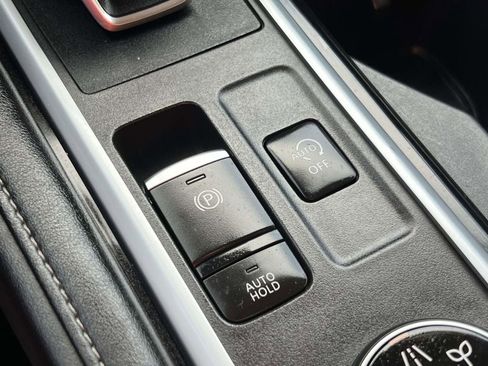 Certified 2024 Nissan Pathfinder SV image 14