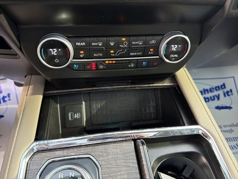 Used 2021 Ford Expedition Limited image 33