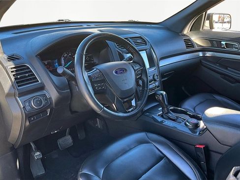 Used 2019 Ford Explorer XLT w/ Equipment Group 202A image 14
