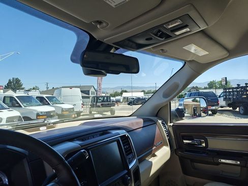 Used 2015 RAM 2500 Laramie w/ Convenience Group AWD/4WD image 5