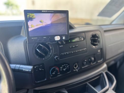 Used 2014 Ford E-150 and Econoline 150 VAN 3D w/ Power Group image 21