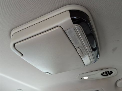 Used 2020 Chrysler Pacifica Touring FWD image 34