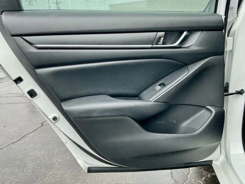 Used 2018 Honda Accord Sport image 30