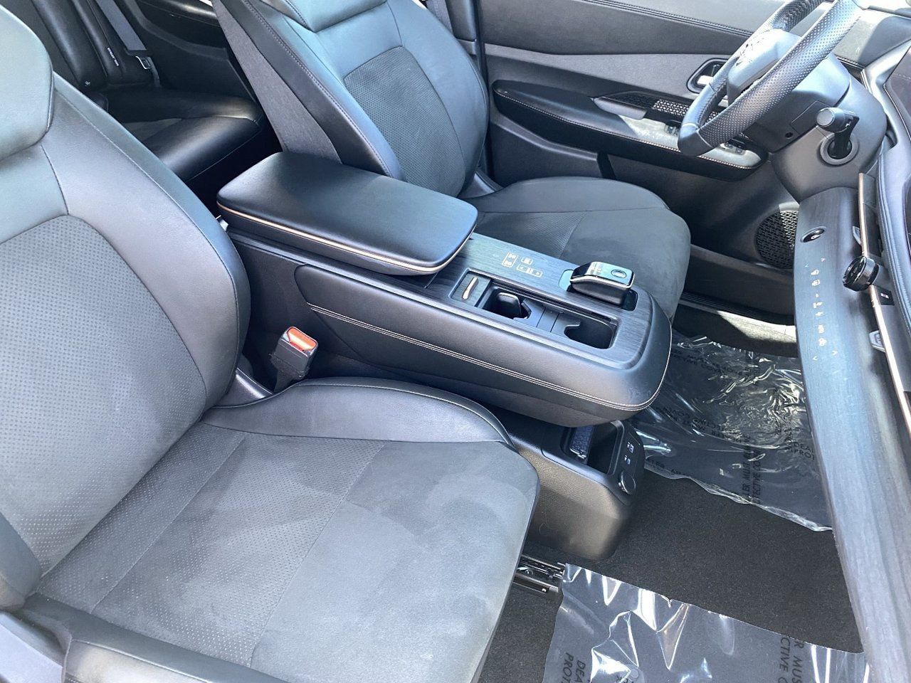 Certified 2024 Nissan Ariya FWD image 11