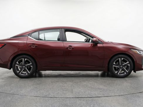 Used 2025 Nissan Sentra SV FWD image 11