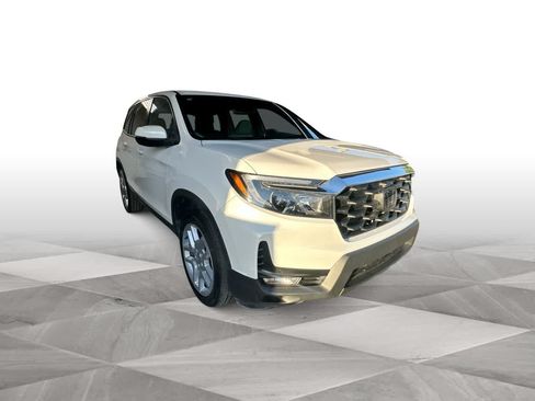 Used 2025 Honda Passport EX-L image 2