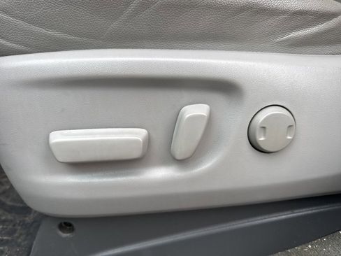 Used 2017 Toyota Sienna XLE image 17