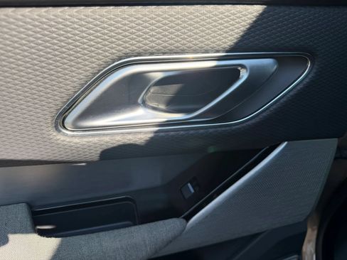 Used 2019 Land Rover Range Rover Velar R-Dynamic SE AWD/4WD image 19