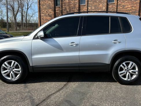 Used 2017 Volkswagen Tiguan S image 5