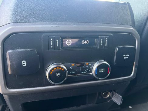 Used 2020 Ford Expedition XLT w/ Equipment Group 202A RWD image 28