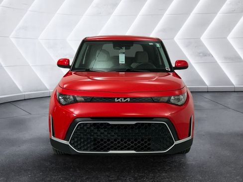 Used 2023 Kia Soul LX w/ LX Technology Package image 2