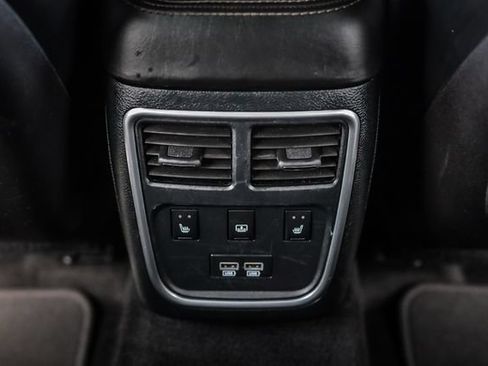Used 2015 Chrysler 300 C RWD image 26