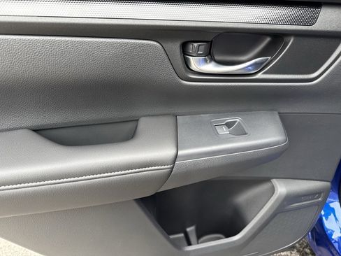 Certified 2025 Honda CR-V EX image 34