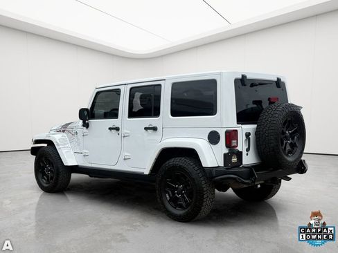Used 2016 Jeep Wrangler Unlimited Sahara image 4