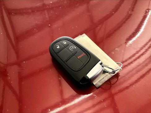 Used 2017 Jeep Cherokee Limited AWD/4WD image 9