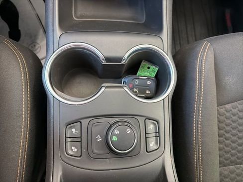 Used 2019 GMC Terrain SLE w/ Driver Convenience Package AWD/4WD image 18